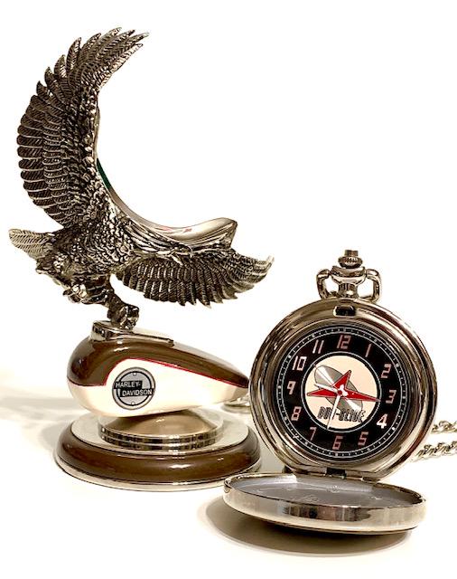 Genuine HARLEY-DAVIDSON Pocket Watch Stand with Chain: DUO-GLIDE â€“ Comes with Original Base and Chain / Great Piece / Must See all Photos to Appreciate