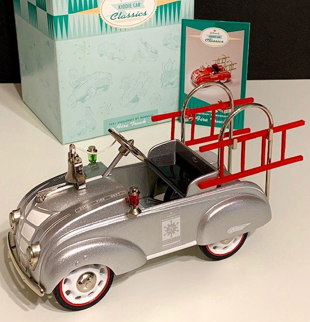 1941 Murray Steelcraft Die-Cast Fire Truck Pedal Car (1 of 4)