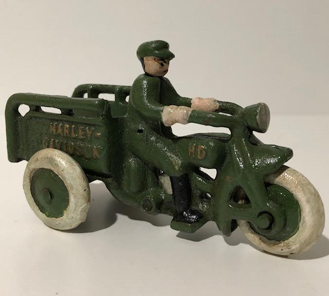 HARLEY-DAVIDSON Cast Iron Toy Crash Car Motorcycle: Great Piece / Exact Age Unknown