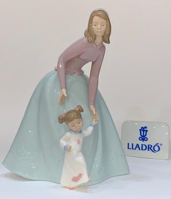 Retired LLADRO Nao Beautiful Large Porcelain Figurine (1 of 4)