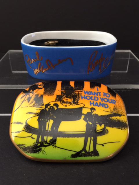 Signed THE BEATLES Porcelain Working Trinket/Music Box (1 of 2)