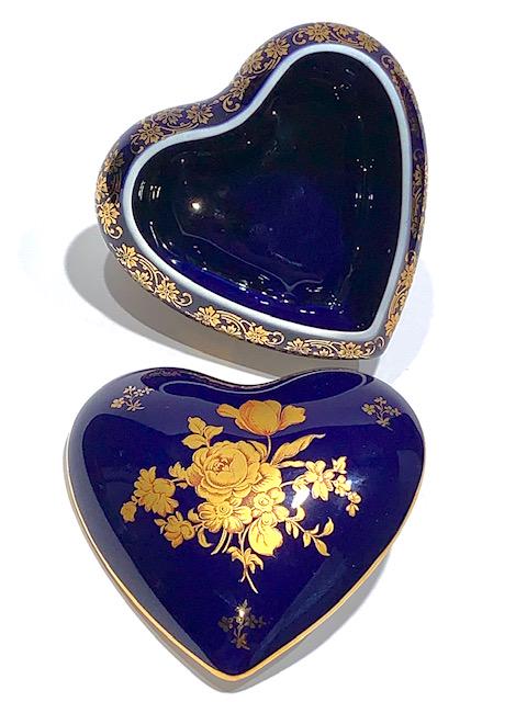 Signed LIMOGES France Cobalt Gold Porcelain Trinket Box: Approximately 4 Inches Wide - Beautiful Heart Shaped Trinket Jewelry Box in Excellent Condition / Multiple Photos Posted