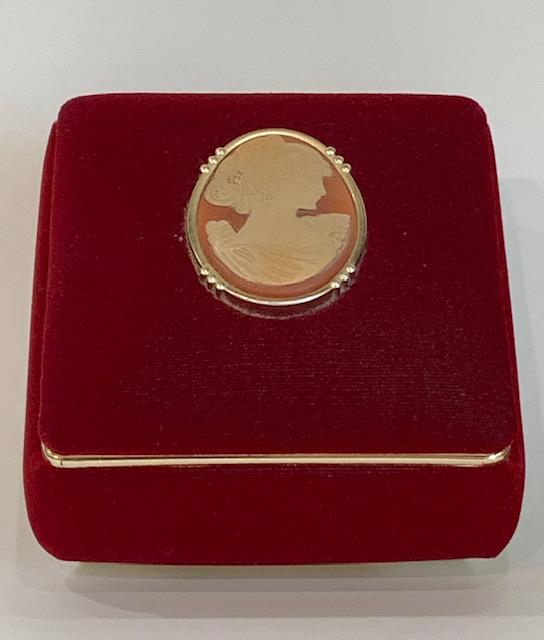 VTG Cameo Inlay Suede Trinket/Jewelry Working Music Box (1 of 7)