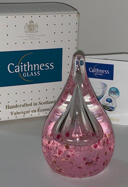 Signed CAITHNESS Scotland Art Glass Paperweight w/Box: Gorgeous Handmade in Scotland / Handmade in Scotland / Comes in Original Box / Immaculate Condition