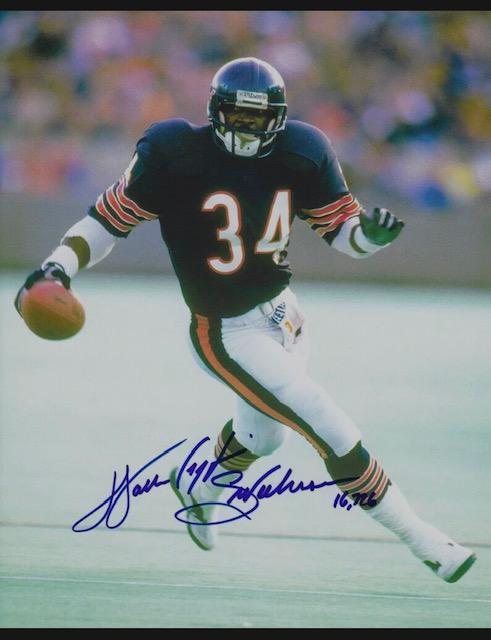 Hall of Famer Walter Payton 8 x 10 Autographed Photo: This is a Facsimile Autographed Reprint Photograph - Measurements 8 x 10 â€“ NOT HAND SIGNED