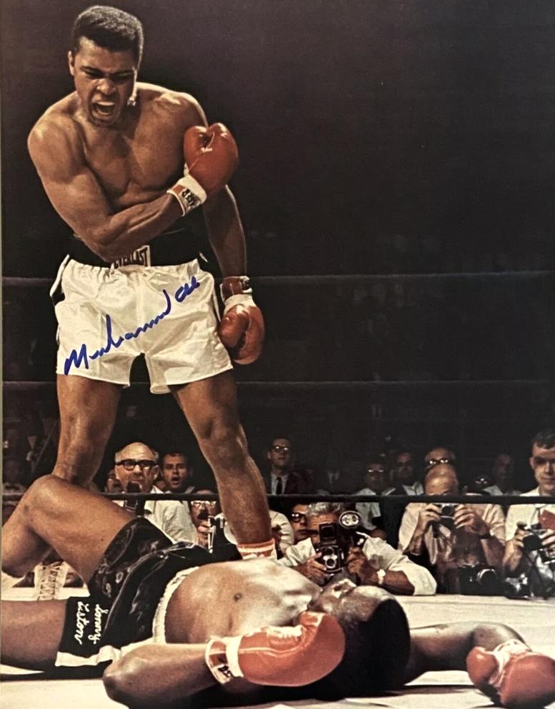 Muhammad Ali 8 x 10 Facsimile Autographed Photo: Muhammad Ali - This is a Facsimile Autographed Photograph - Measurements 8 x 10 â€“ NOT HAND SIGNED