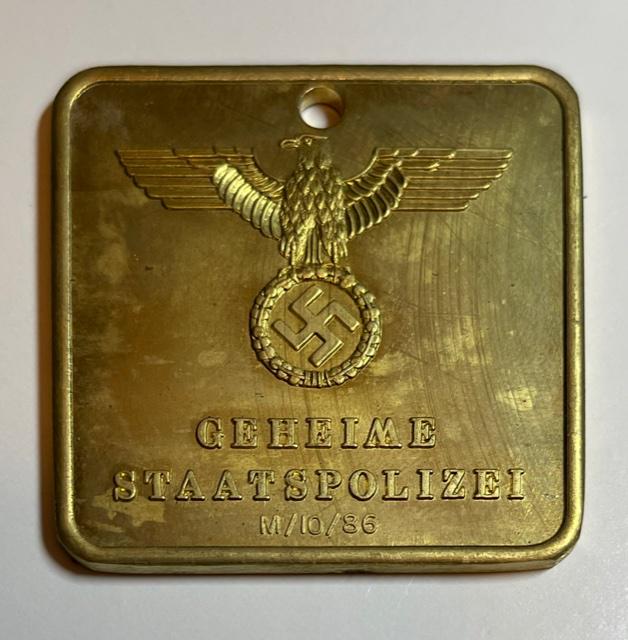 WW2 Nazi German SS Central Intelligence Gestapo Disc: Multiple Photos Posted - This item came from an Estate Sale Liquidation / The Previous Owners Claimed they were Surplus items but We do not know for sure therefore they are being Sold as Reproductions
