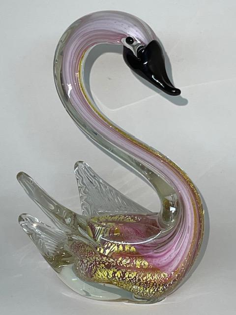 Stunning MURANO Art Glass Gold Infused Pink Swan: Approximately 10 inches Tall / Heavy Piece of Art Glass / Multiple Photos Posted but Photos Donâ€™t do this Piece Justice