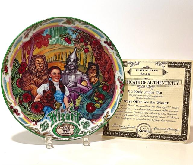 WIZARD of OZ Porcelain Music Box Decorative Plate w/COA: Plays WEâ€™RE OFF TO SEE THE WIZRD - Limited Edition â€“ Hand Numbered - Beautiful Piece in Like New Condition and Comes with COA from KNOWLES - Multiple Photos Posted