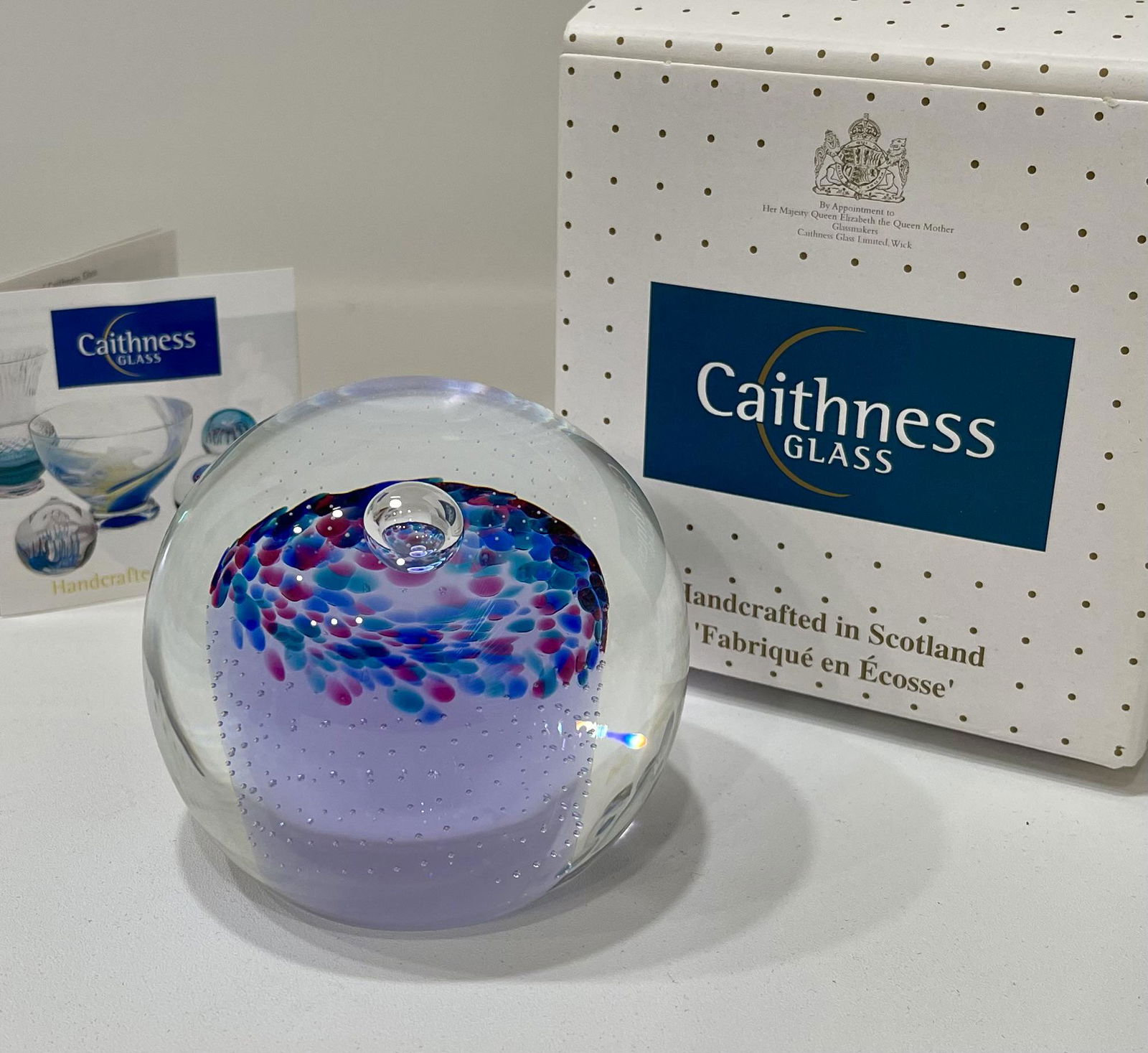 Etch Signed CAITHNESS Scotland Art Glass Paperweight (1 of 3)