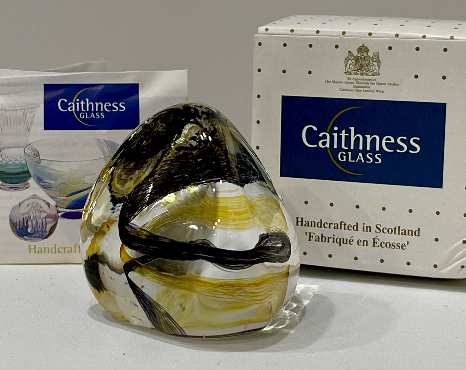 Etch Signed CAITHNESS Scotland Art Glass Paperweight: Gorgeous Colors / Handmade in Scotland / Comes in Original Box / Immaculate Condition