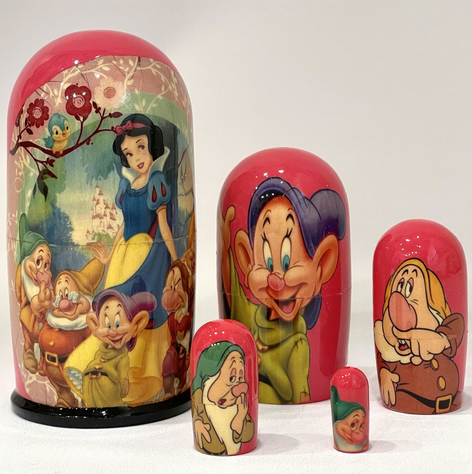 Walt Disney SNOW WHITE Russian Matryoshka Nesting Dolls (1 of 1)