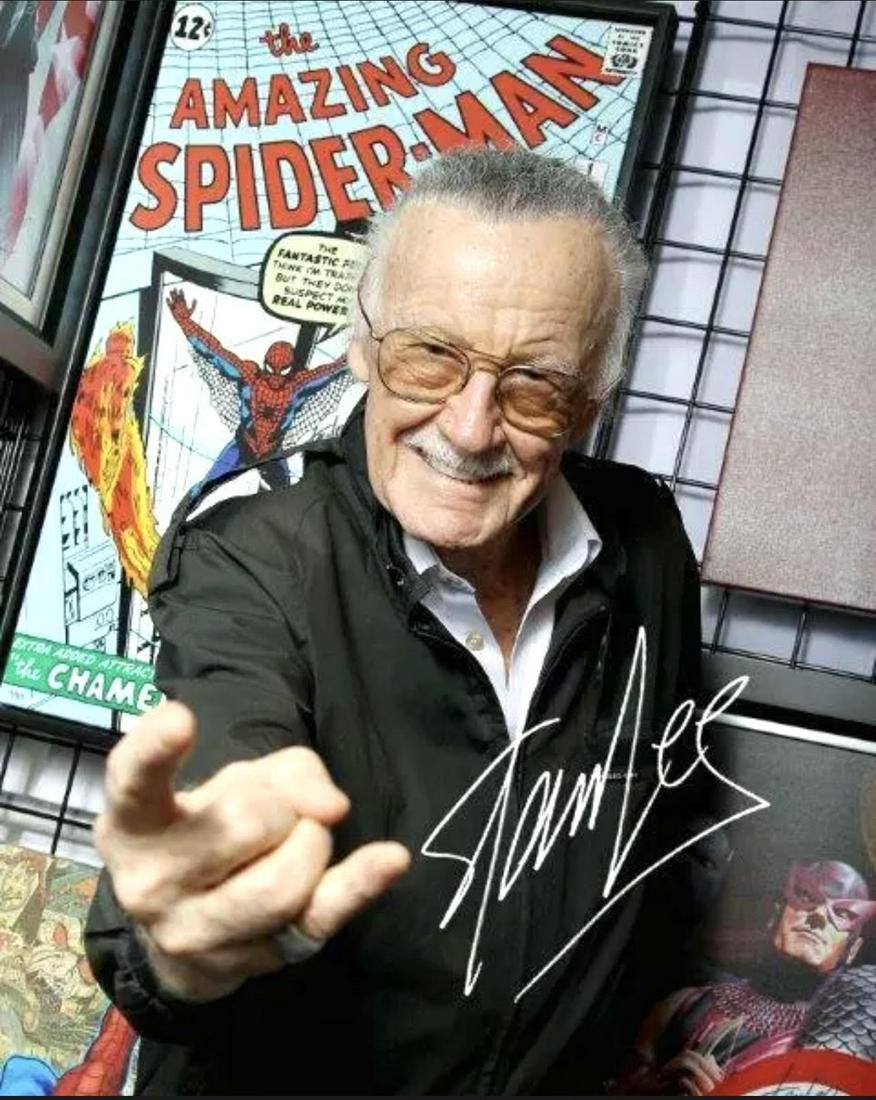 STAN LEE Marvel Comics 8 x 10 Autographed Photo (1 of 1)