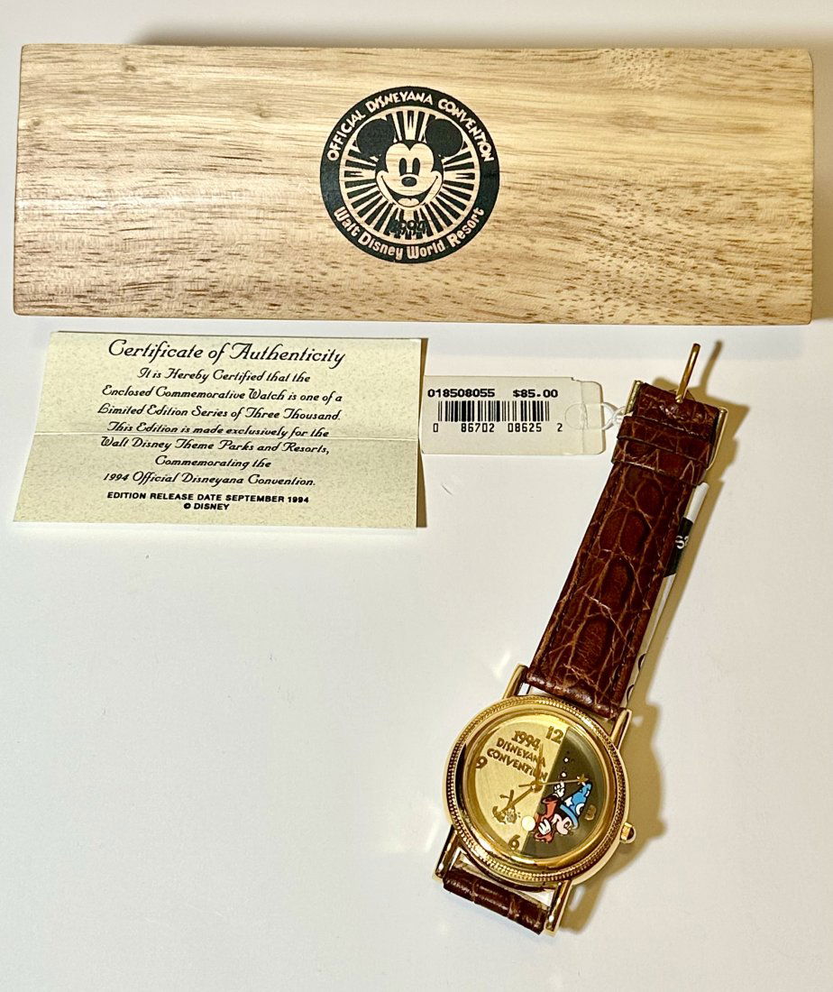 Rare 1994 DISNEYANA Convention Walt Disney Sorcerer Mickey Mouse Watch with Wood Storage Display Box (1 of 6)