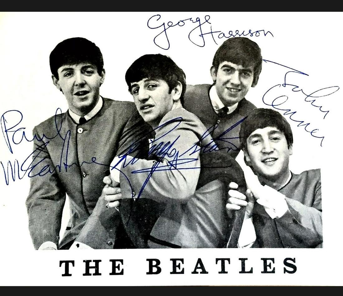 The BEATLES 8 x 10 Facs Autographed RP Photo: This is a Facsimile Autographed Reprint Photograph - Measurements 8 x 10 â€“ NOT HAND SIGNED