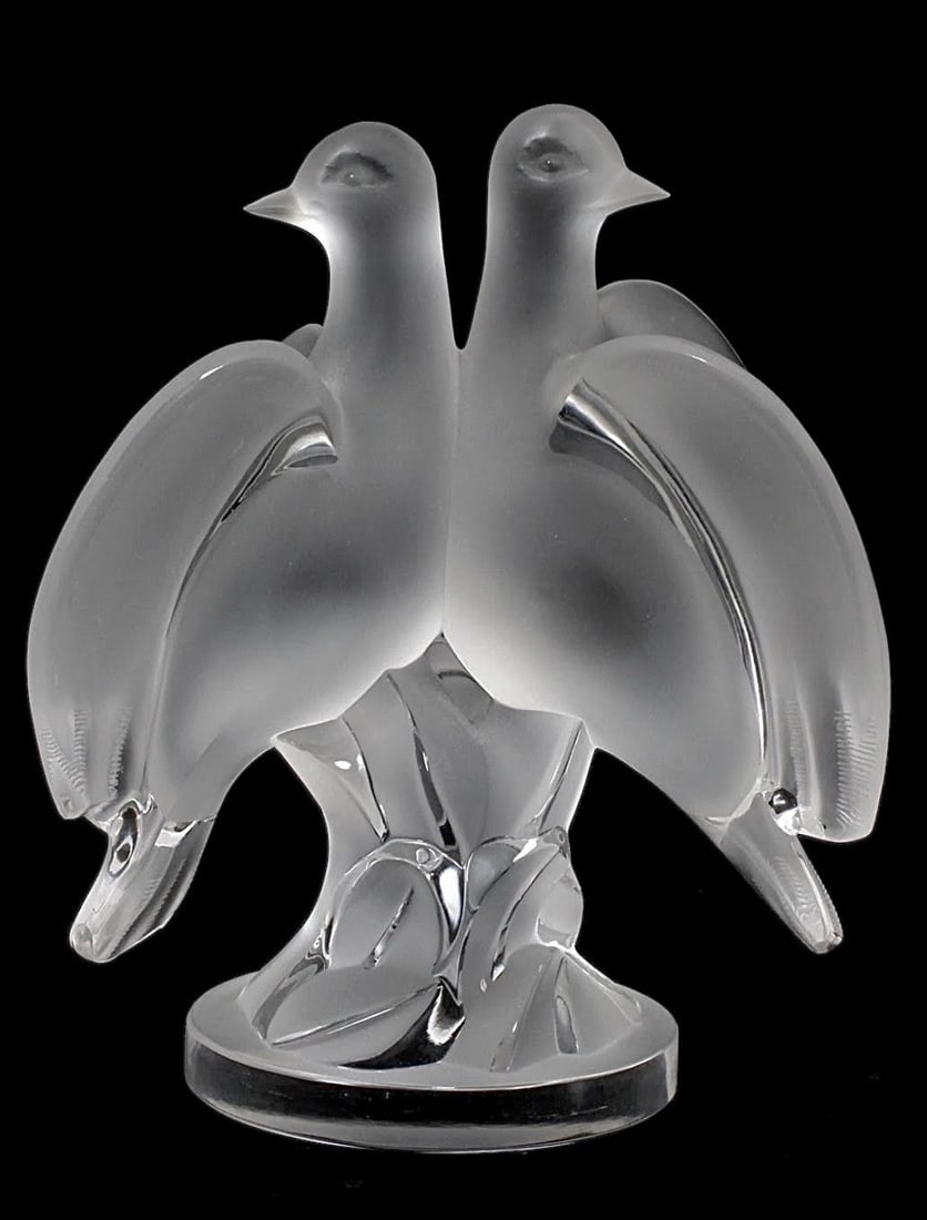 Large LALIQUE Frosted Crystal Pair of Love Birds Sculpture (1 of 1)