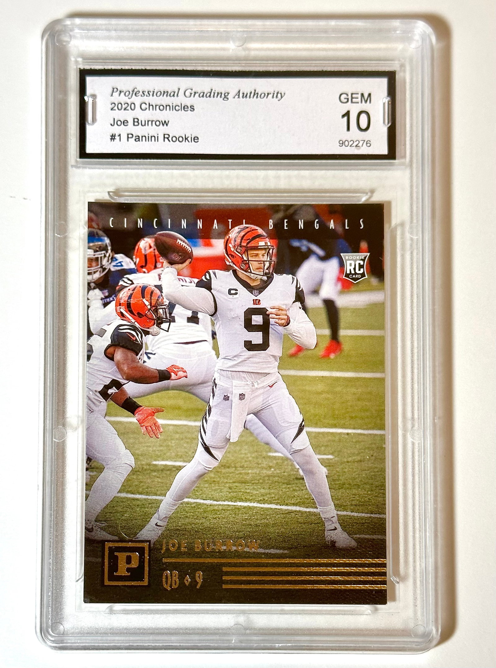 Gem Mint 10 JOE BURROW Rookie Football Card: Gem 10