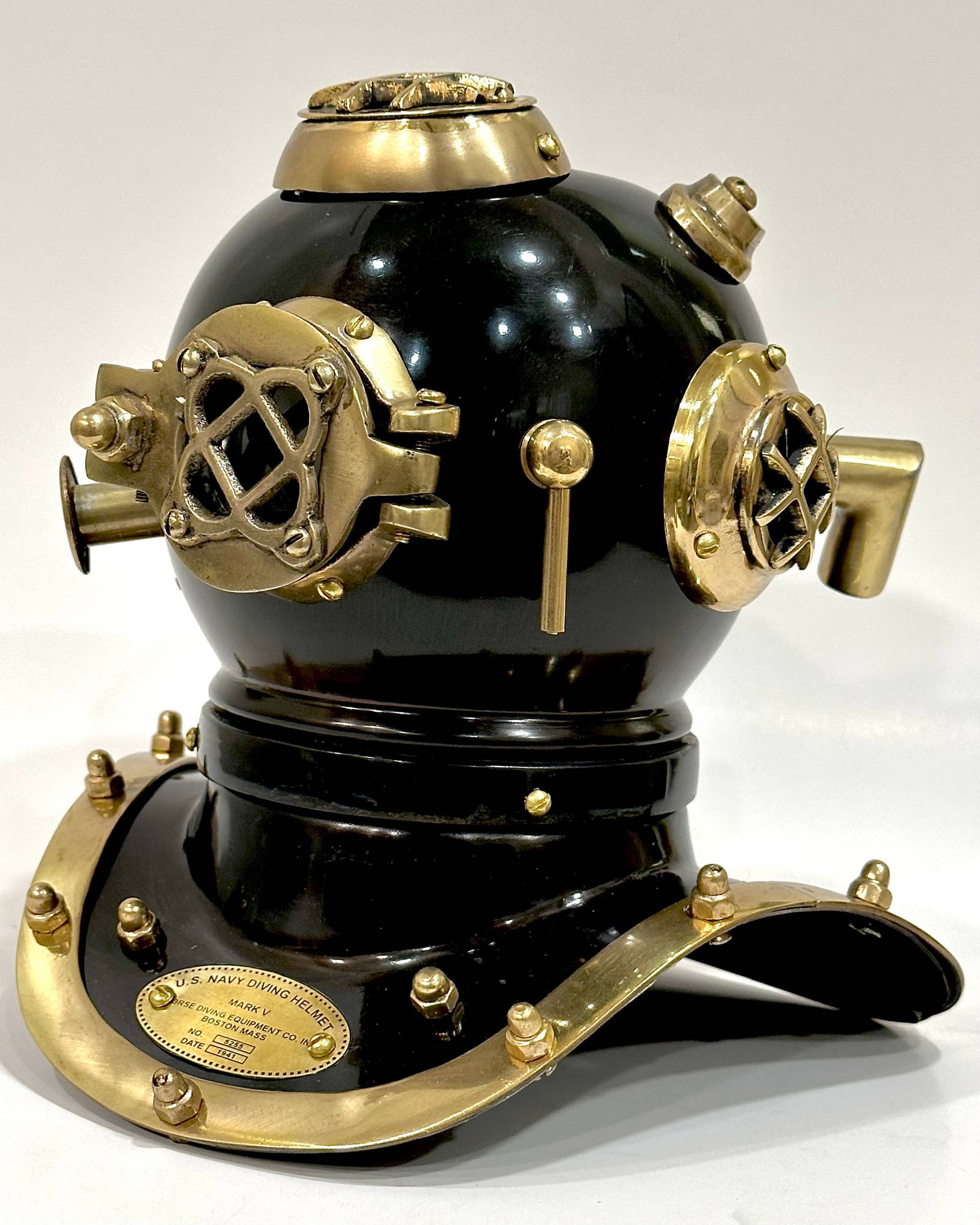 Very Cool United States Navy Mark V Desktop Display Diving Helmet Auction