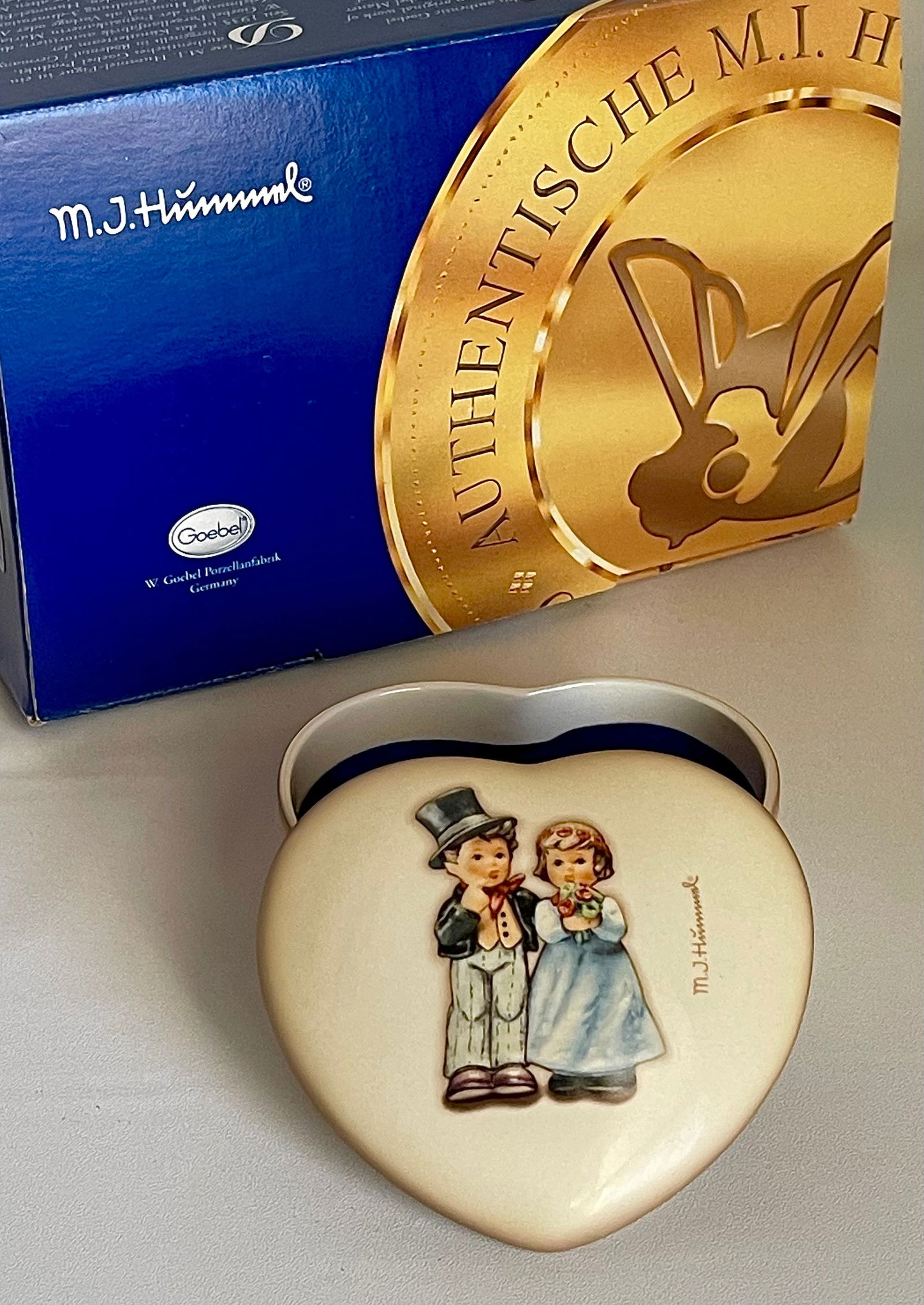 MJ Hummel Goebel Germany Porcelain Dresser Trinket Box (1 of 3)