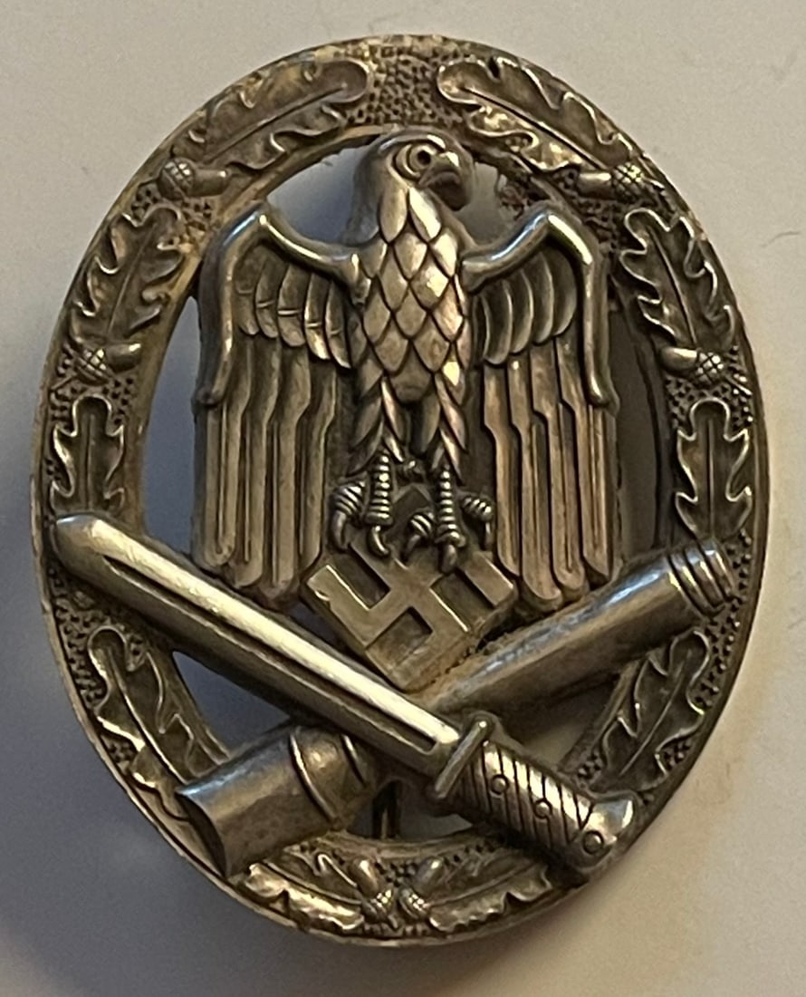 WW2 German General Assault Badge Pin (1 of 3)
