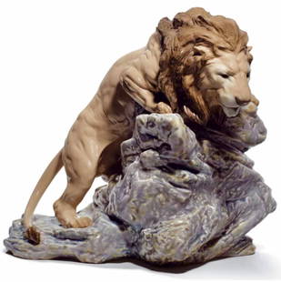 Rare LLADRO Porcelain Museum Quality Pouncing Lion in Original Box: This is an unbelievable LLADRO Museum quality Pouncing Lion Statue that stands approximately 12-Inches Tall and Weighs Approximately 12 Pounds. It is absolutely awesome and the quality and detail is