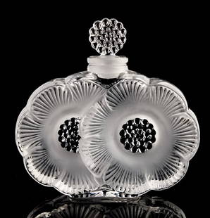 Gorgeous Lalique France Crystal Perfume Bottle: Beautiful Condition. Multiple Photos Posted