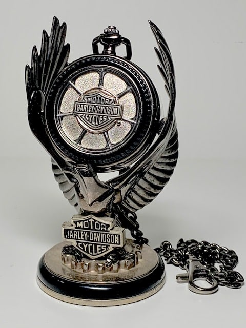 Genuine HARLEY-DAVIDSON Pocket Watch Stand & Chain (1 of 4)