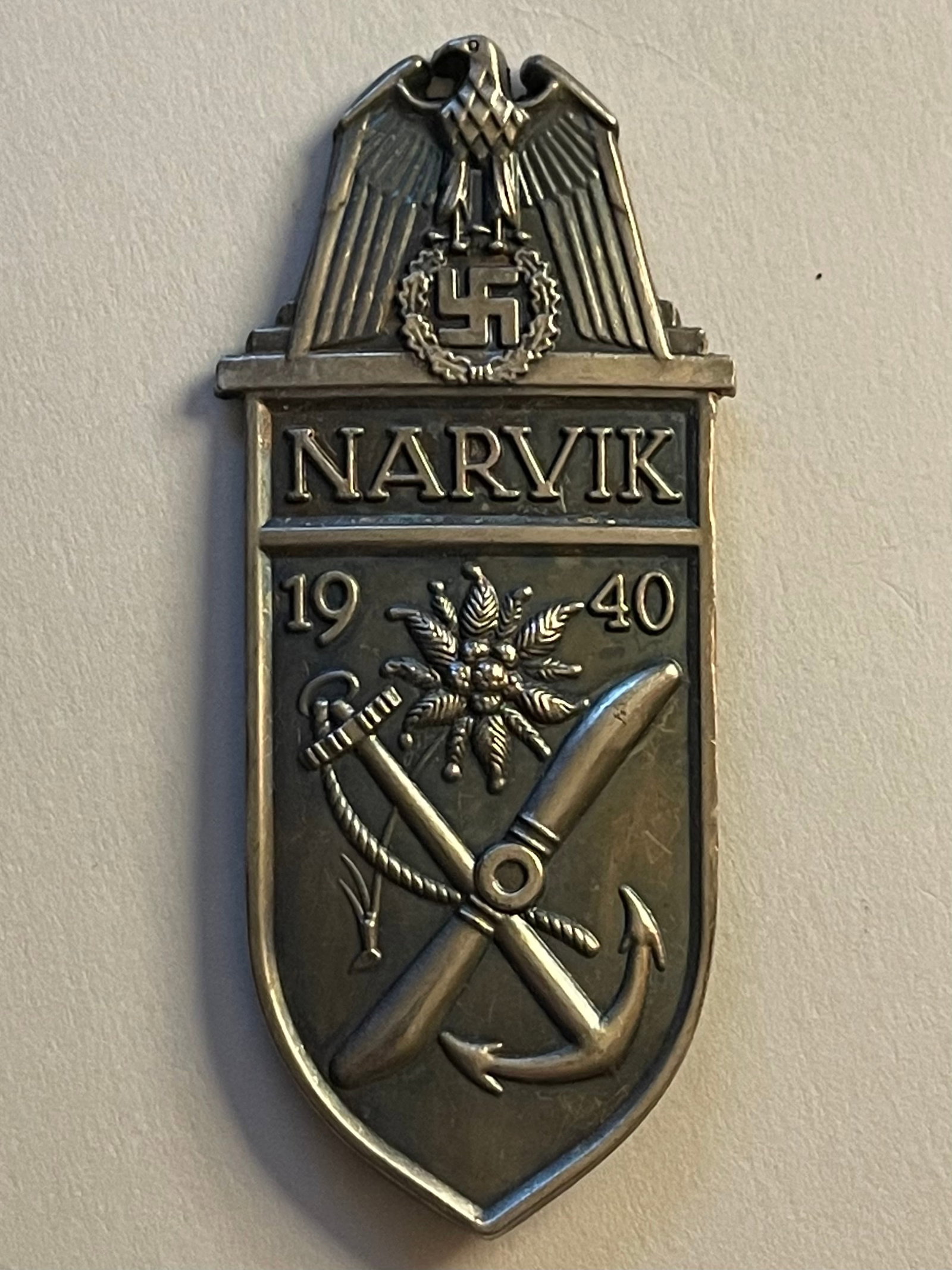 WW2 1940 German Award for the capture of Norway: All WW2 German or Russian Advertised Items are SOLD AS-IS. We Cannot be Certain whether or Not these are Surplus Items or Just Plain Reproductions so we are Selling them with Absolutely NO RESERVE and