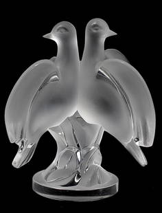 Large LALIQUE Frosted Crystal Pair of Love Birds Sculpture: This is a Beautiful and Large Frosted Crystal Doves by Lalique. It measures approximately 8-9 Inches tall and is very heavy and ornate. It is in beautiful condition. Multiple Photos Posted