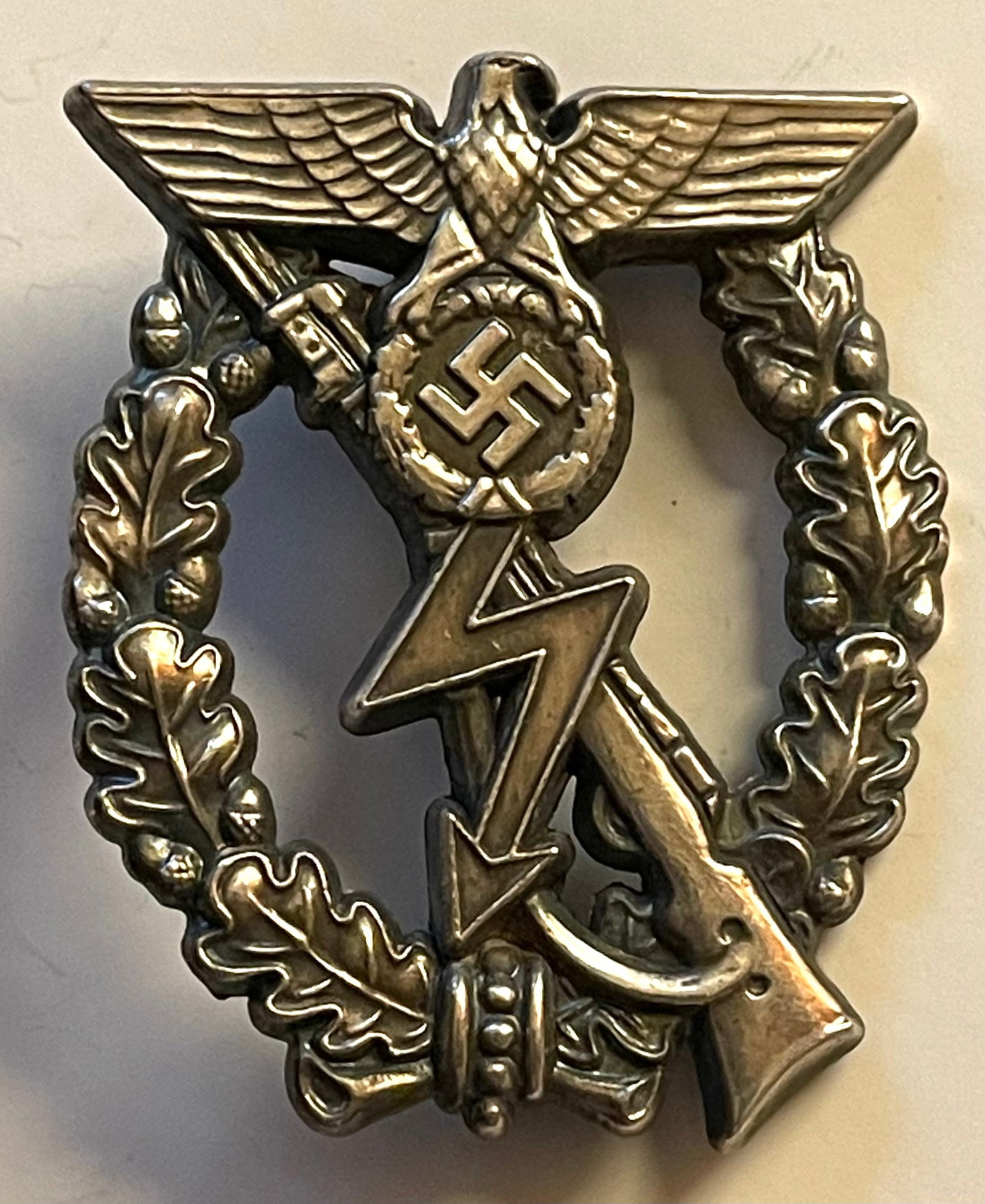 WW2 German Luftwaffe Ground Combat Badge (1 of 2)