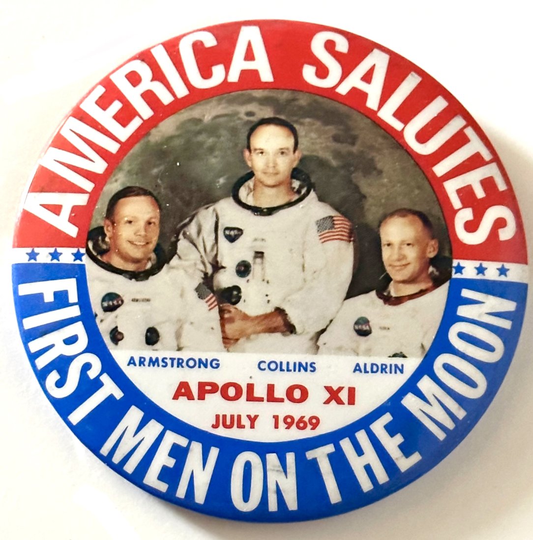 Vintage NASA Apollo 11 Space Mission America Salutes Pinback Button (1 of 2)