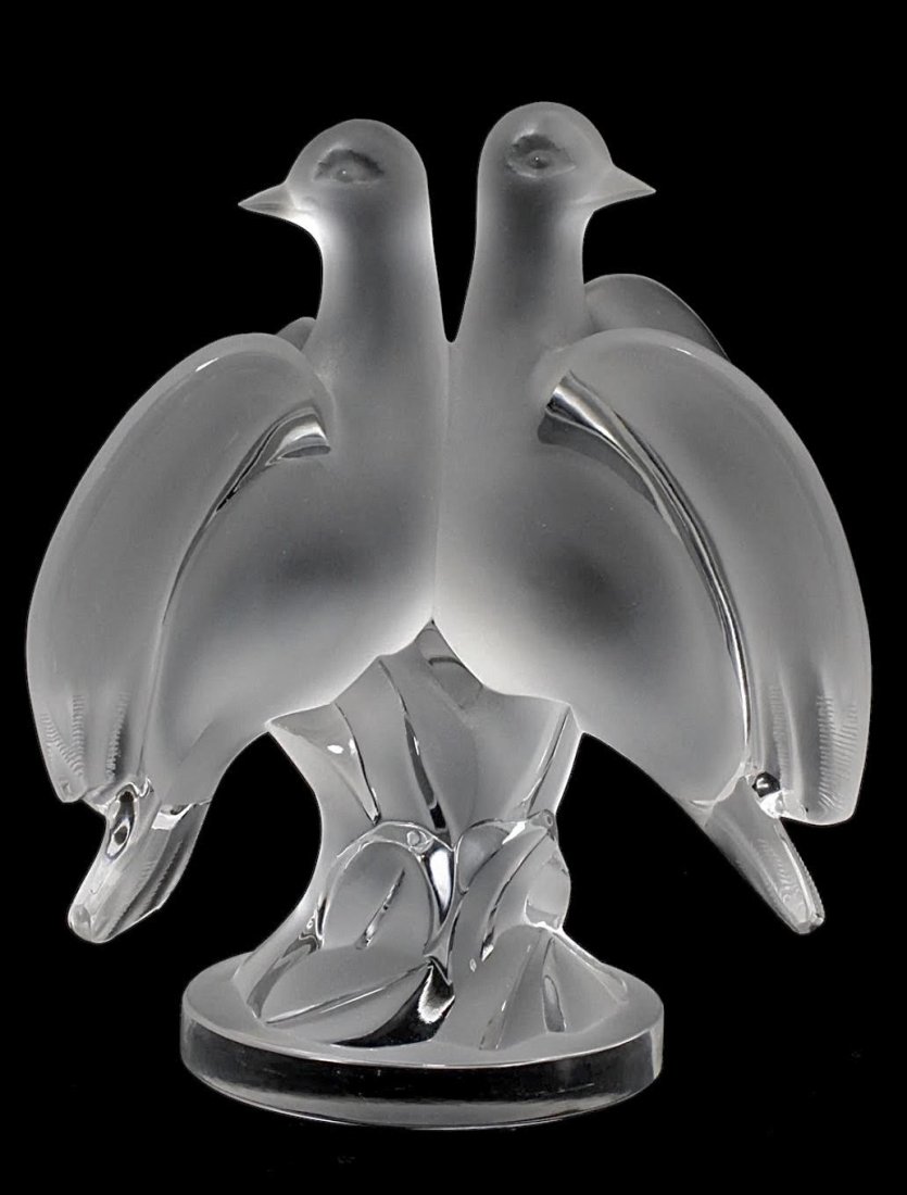 Large LALIQUE Frosted Crystal Pair of Love Birds Sculpture (1 of 1)