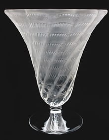 Beautiful Frosted LALIQUE Fluted Shell Footed Crystal Vase