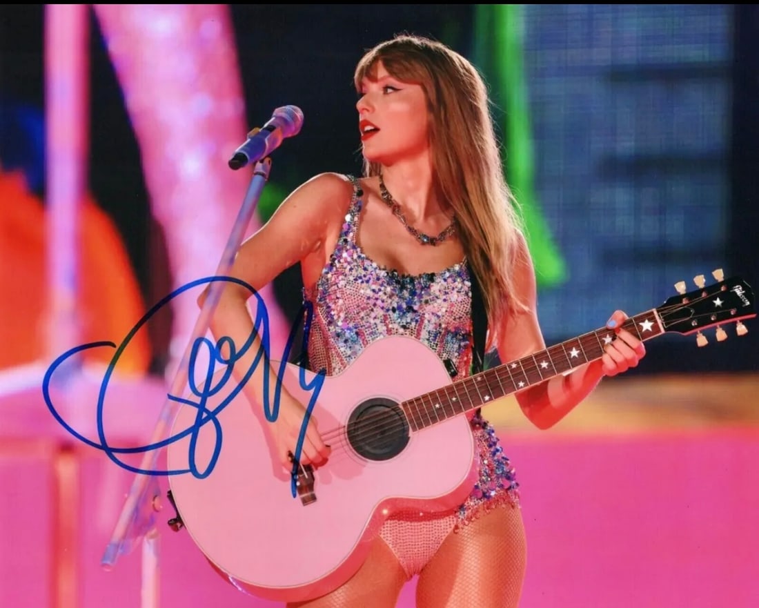 TAYLOR SWIFT Facs Autographed 8.5 X 11 RP Photograph: This is a Facsimile Autographed Reprint/RP Photograph - Measurements 8.5 X 11 – NOT HAND SIGNED