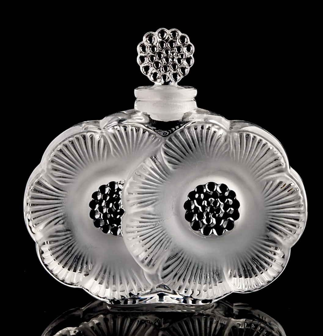 Gorgeous Lalique France Crystal Perfume Bottle: Beautiful Condition. Multiple Photos Posted