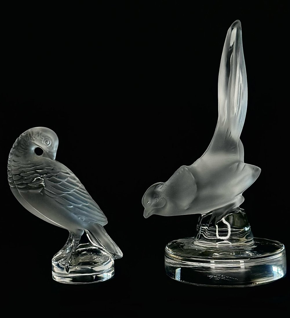 Lot of 2 LALIQUE France Crystal Bird Figurines: Lot of 2 Signed Lalique in Beautiful Condition. Multiple Photos Posted