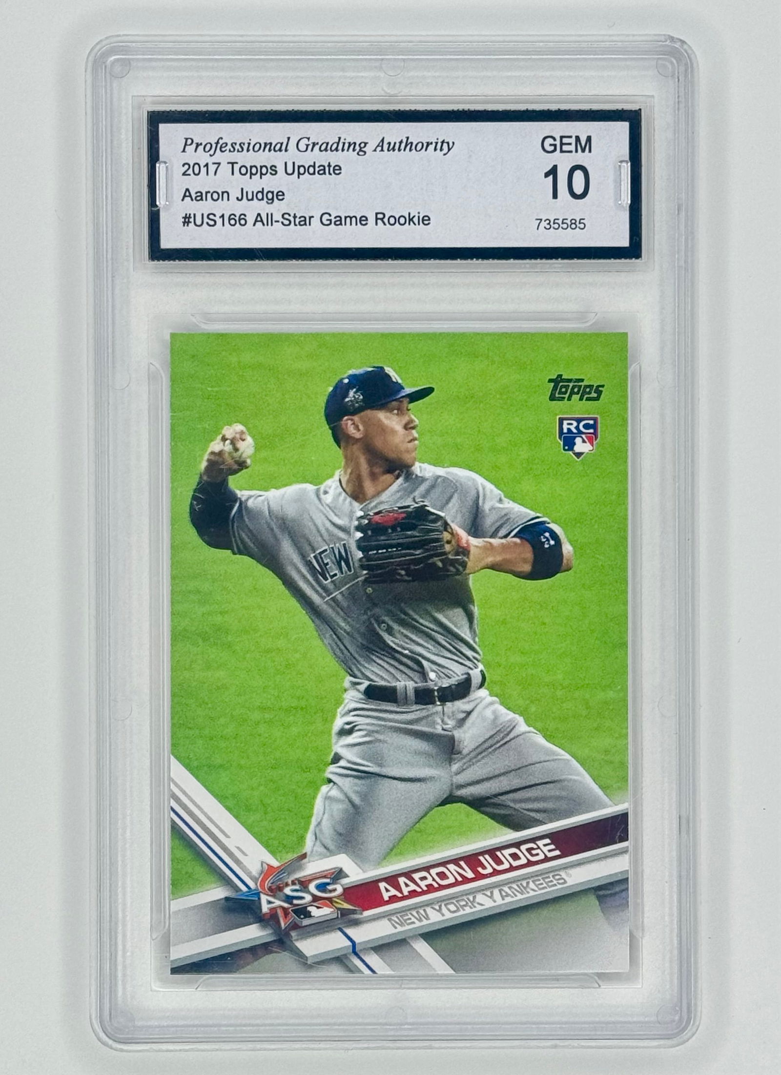 2017 Gem 10 Topps Update AARON JUDGE Rookie Baseball Card (1 of 2)