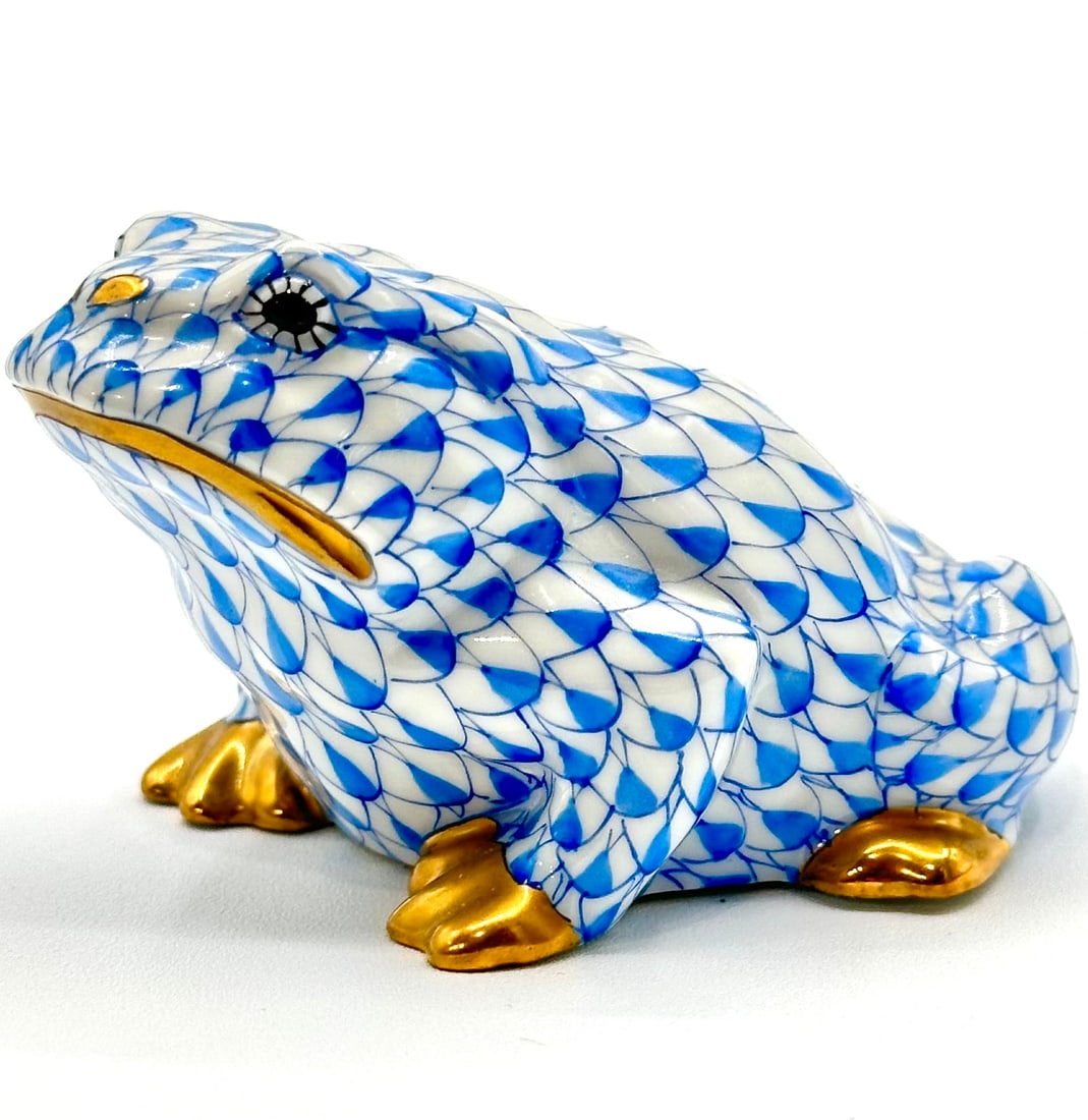 Awesome HEREND Hungary Blue Fishnet Porcelain Frog Figurine (1 of 6)
