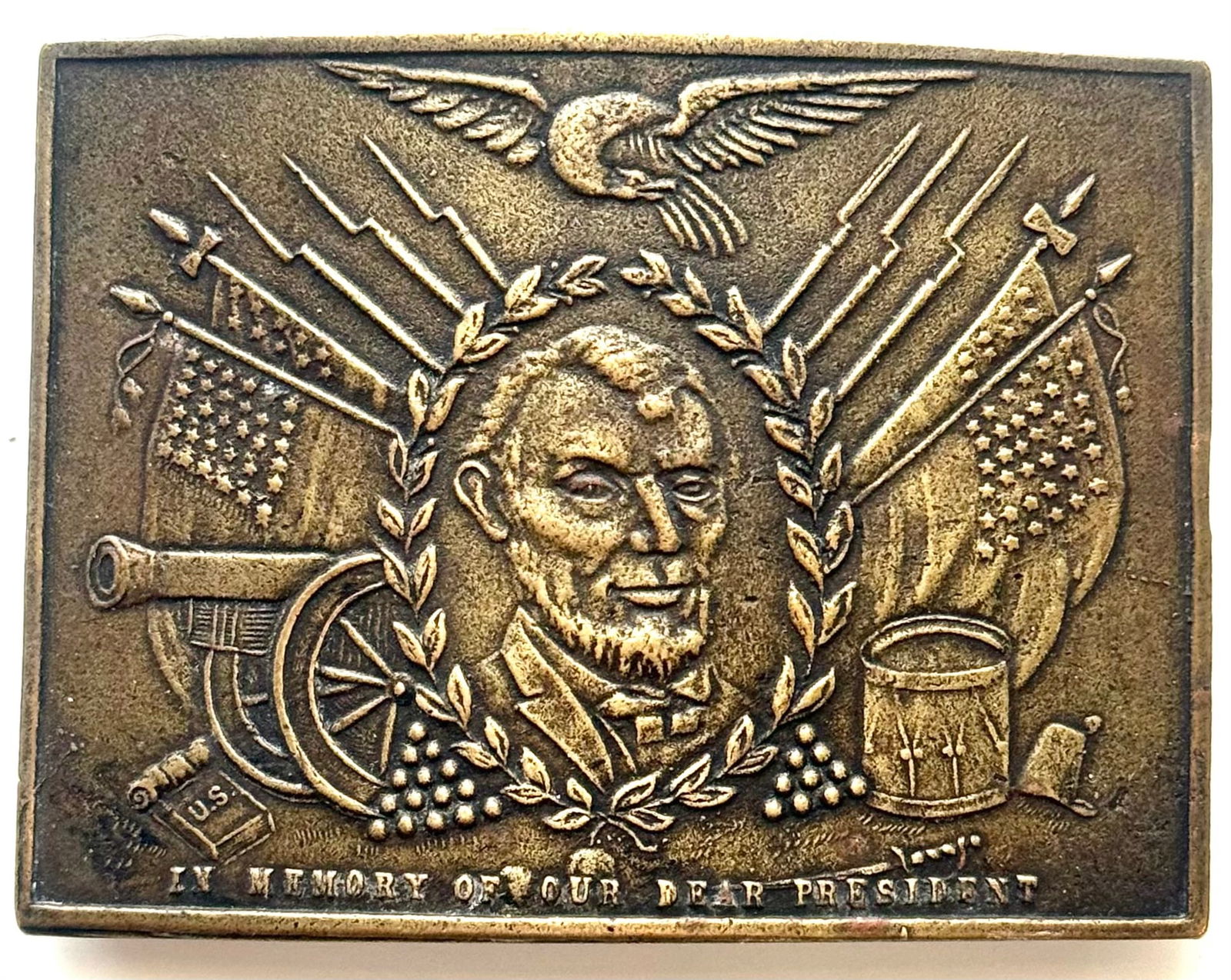 ABRAHAM LINCOLN Memorial Belt Buckle Approved by MRS. LINCOLN (1 of 2)
