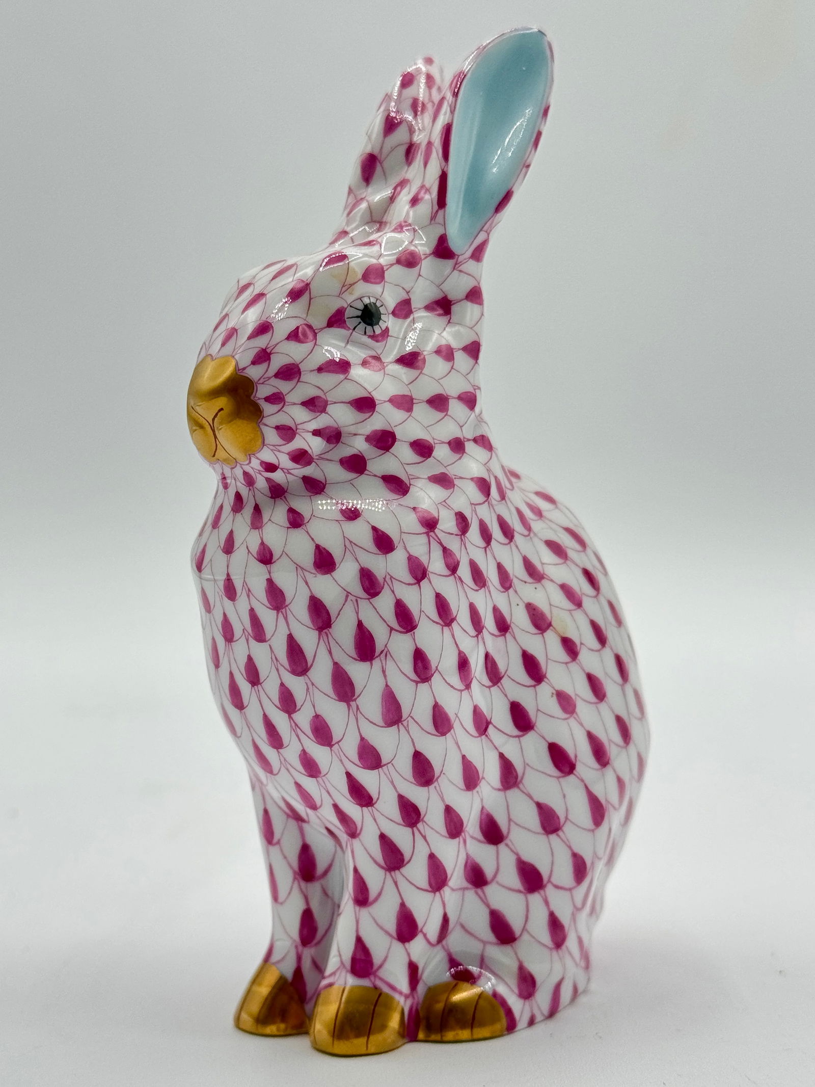 Beautiful HEREND Hungary Pink Fishnet Porcelain Bunny Rabbit Figurine (1 of 5)
