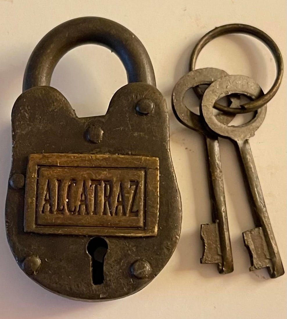 Awesome ALCATRAZ Prison Padlock with Working Keys (1 of 1)