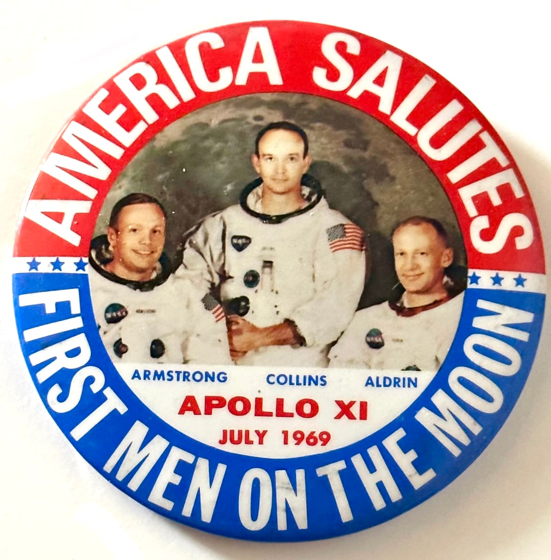 Vintage NASA Apollo 11 Space Mission America Salutes Pinback Button (1 of 2)