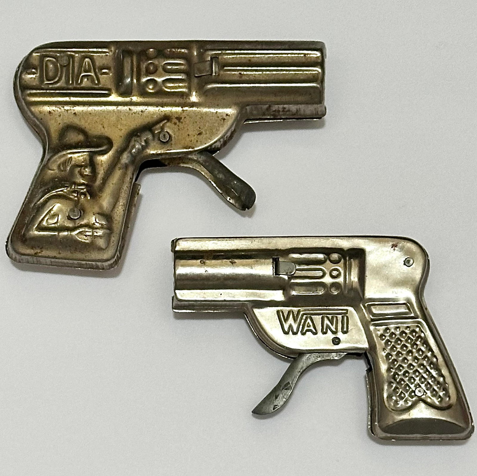 Lot of 2 Rare 1950’s Tin Toy Water Pistols: These are a Lot of 2 rare 1950’s Tin Toy Water Pistols that are Untested and come from part of an Estate Buyout where we will be featuring Vintage Toys from all Era’s in Future Auctions – Multip