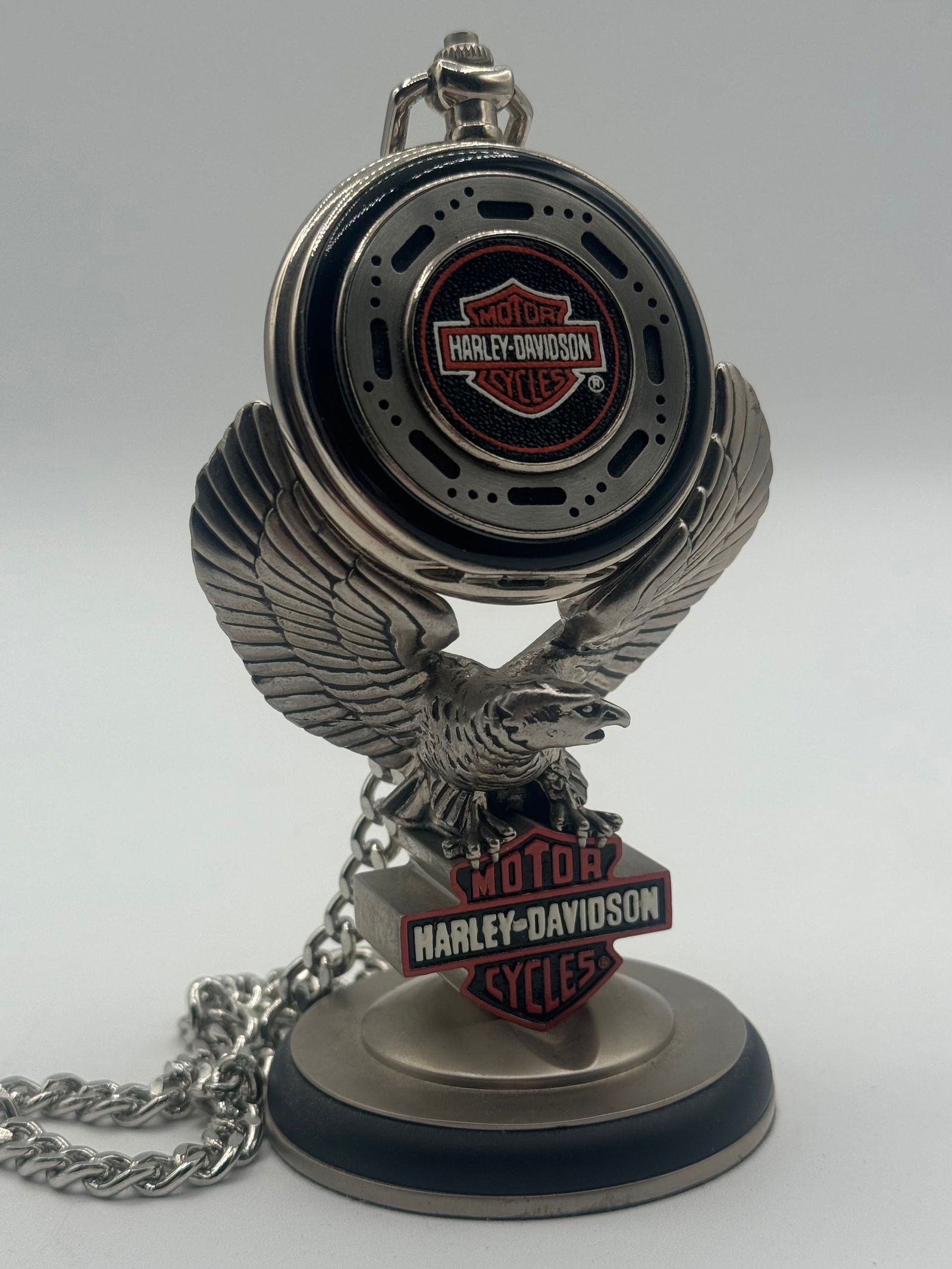 Genuine HARLEY-DAVIDSON Pocket Watch Stand & Chain (1 of 2)