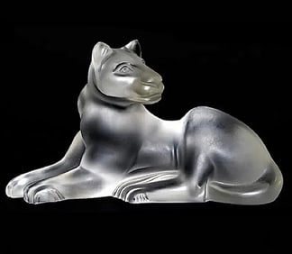 Beautiful Large LALIQUE France Frosted Crystal Lioness Statue
