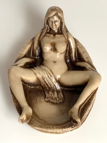 Risque Nude Lady Bathing Figural Ashtray – Great Piece