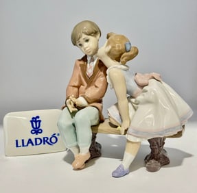 Gorgeous LLADRO Porcelain Girl Kissing Boy Figurine