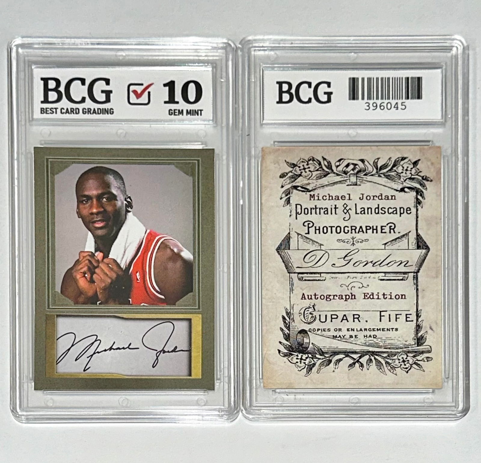 MICHAEL JORDAN Signed Studio Portrait Basketball Card (1 of 1)