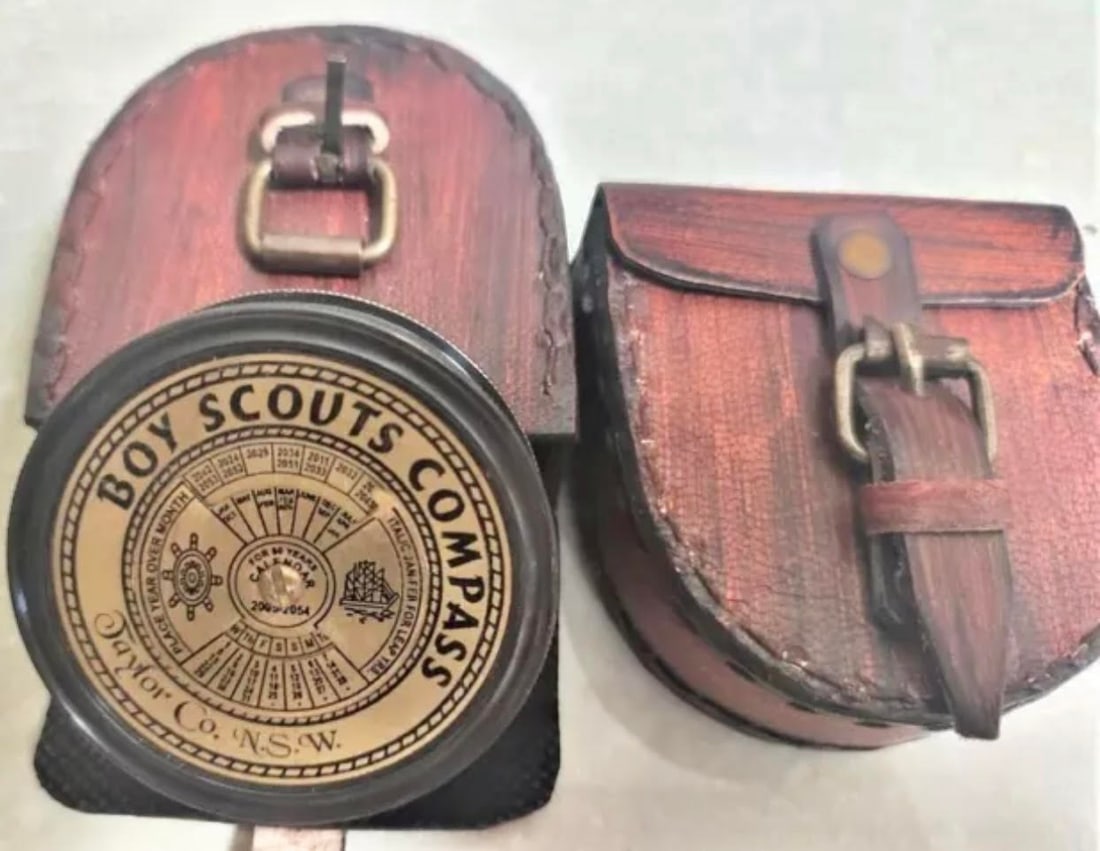 Awesome Boy Scouts Calendar and Compass with Leather Pouch (1 of 7)