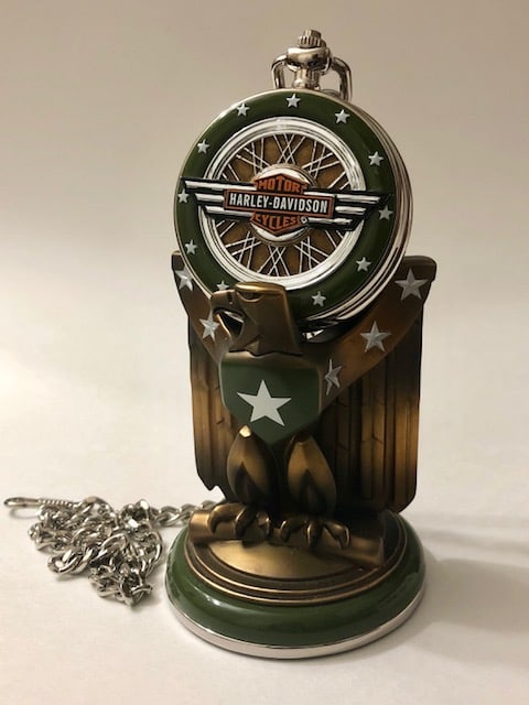 Genuine HARLEY-DAVIDSON Pocket Watch Stand & Chain (1 of 2)
